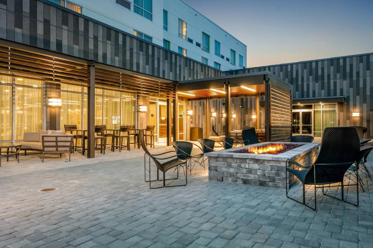Courtyard By Marriott Savannah Airport Pooler