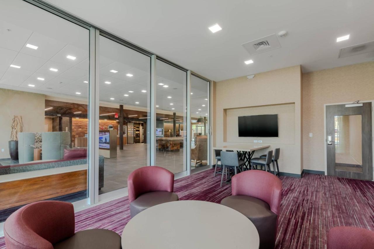 Courtyard By Marriott Savannah Airport 3*